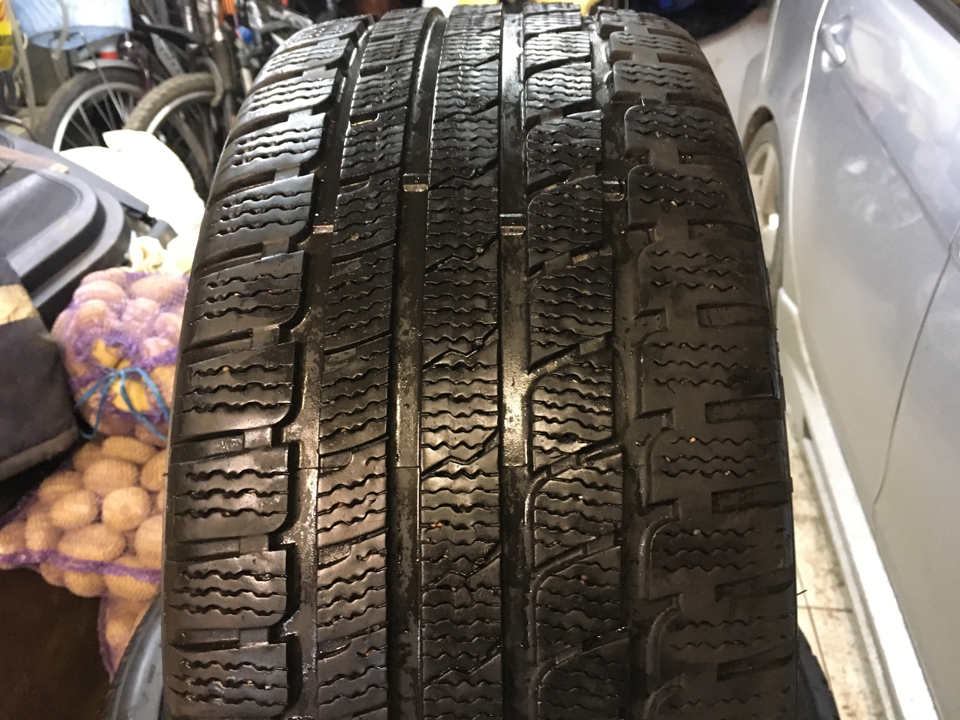 Кумхо липучка. 225/55 R18 липучка зима липучка Кумхо. Кумхо зимняя липучка. Kumho kw27.