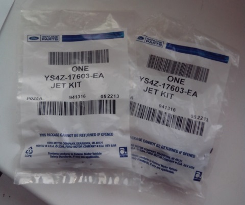 YS4Z17603EA Форсунка омывателя Focus (1998 — 2005) без обогрева ...