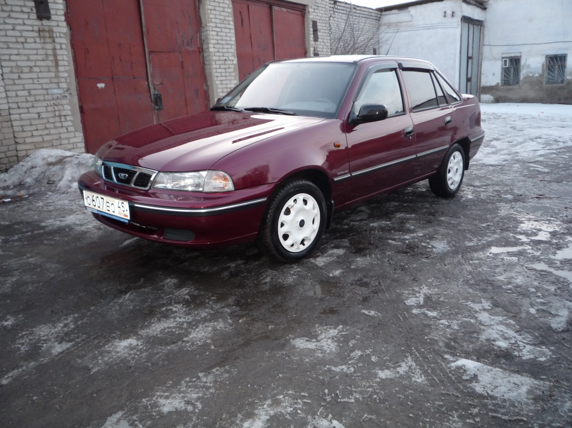 Daewoo Nexia 150 вишнёвая