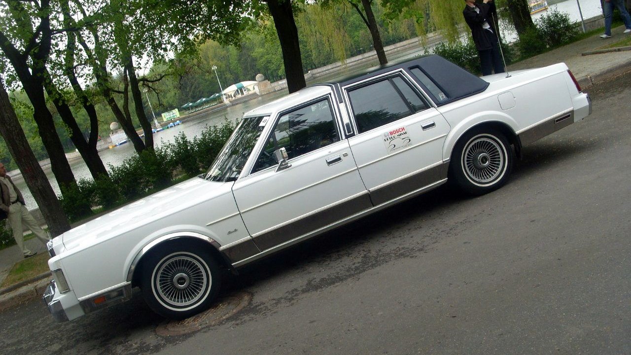 Lincoln Town Car I 5.0 бензиновый 1988 | на DRIVE2