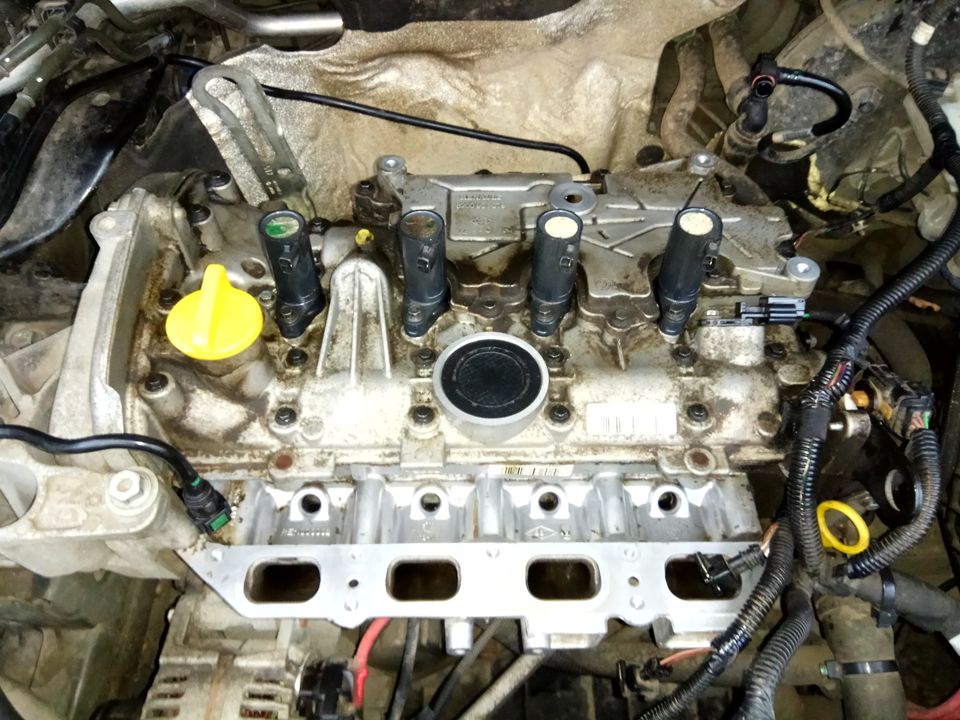 После ремонта не заводиться двигатель. Рено Меган 1.6 2 на холодную. Двигатель плохо заводится. Рено 16 клапанов Меган зажигания. Renault Megane не заводится.