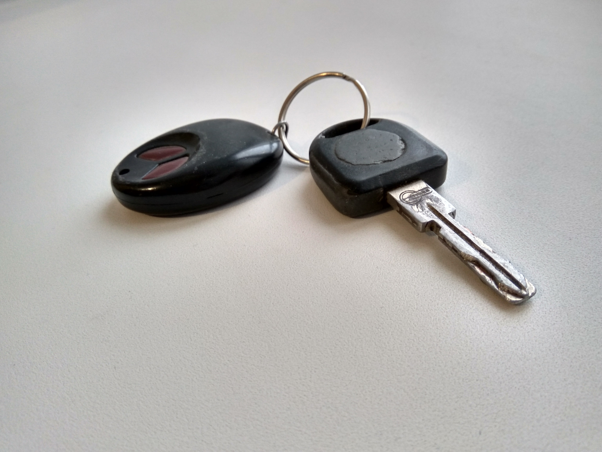 Игра ключ от машины. Ключ от БМВ е36 с брелком. Брелок e34 ключи БМВ. Ключ от авто Geely Atlas ключи. Ver 2.00 BMW Key.