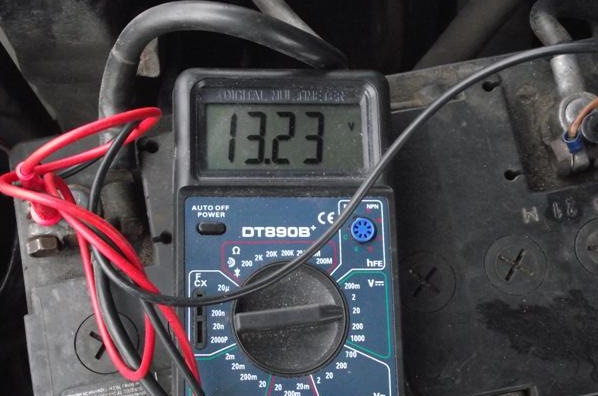 Включены габариты и ближний свет. — ГАЗ 31105