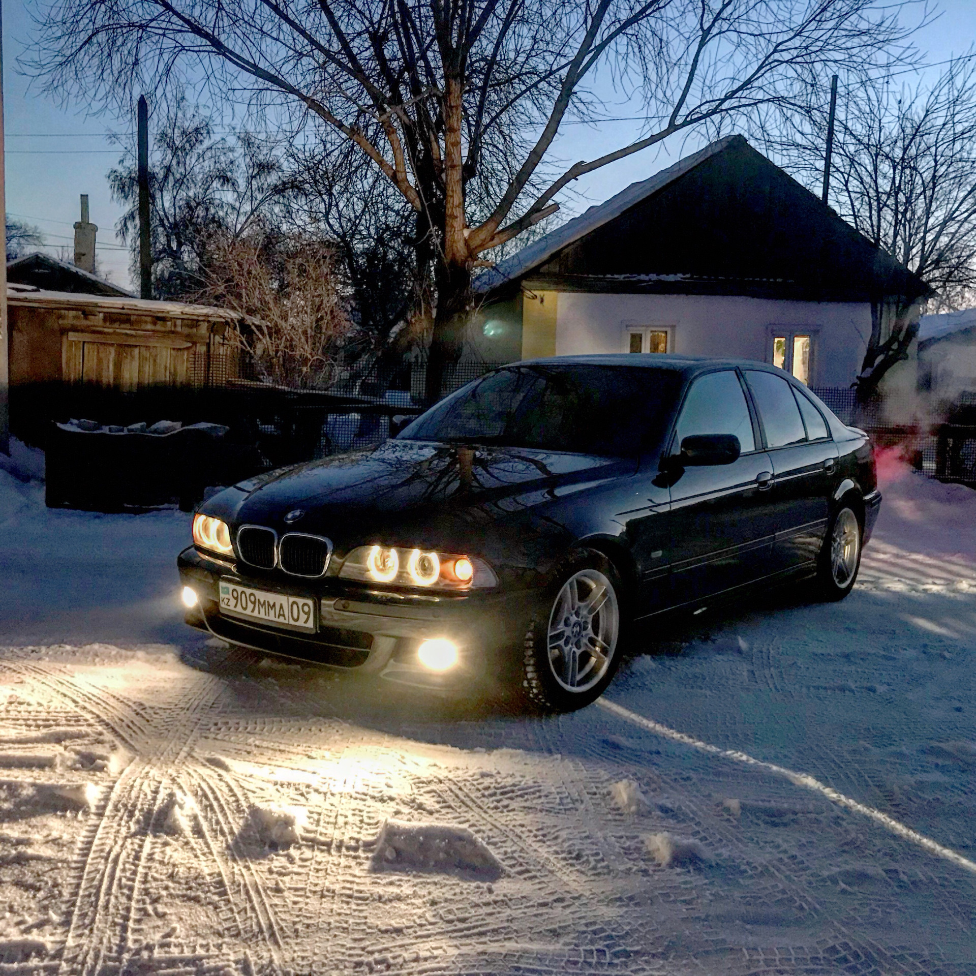 Е зим. BMW e39 Winter. BMW e39 зима. БМВ е38 зима. BMW e39 зимой.