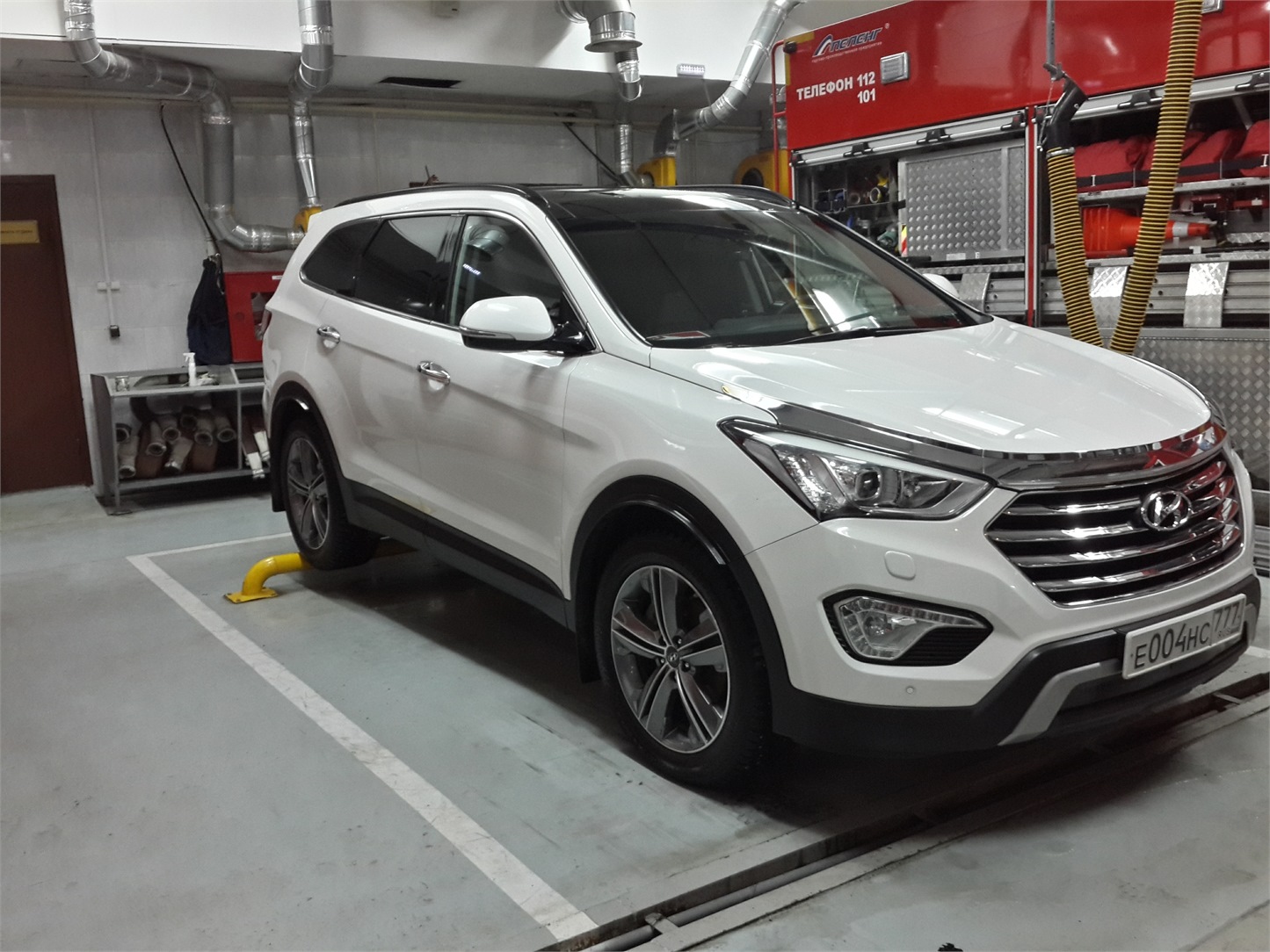 Santa fe 15. Hyundai Санта Фе 15. Хендай Санта Фе 2022 расширители арок. Хендай Гранд Санта Фе белый. Расширители колесных арок для Хендай Санта фе2.