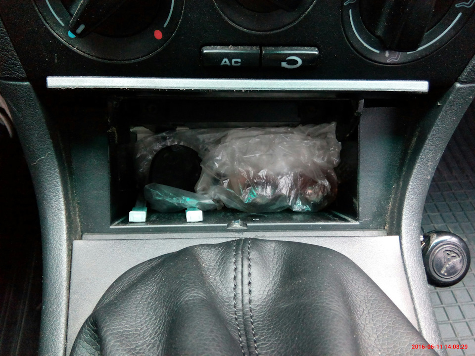 Как снять пепельницу шкода октавия тур Ремонт пепельницы - Skoda Octavia A4 Mk1, 1,6 л, 2001 года своими руками DRIVE2