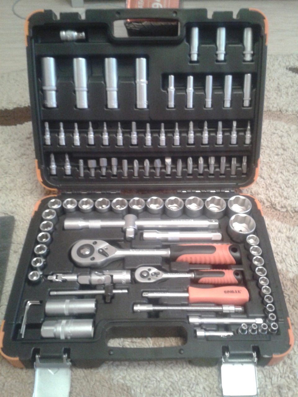 Набор инструментов ЕРМАК 94 предмета — Lada 4x4 3D, 1,7 л, 2010 года ...