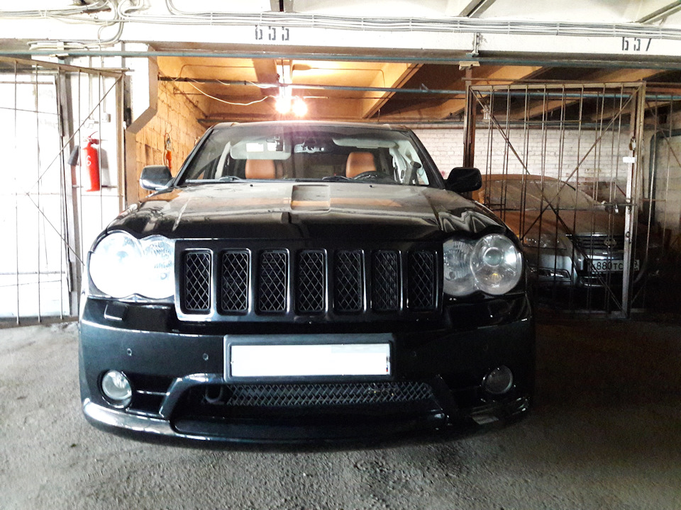 Фото в бортжурнале Jeep Grand Cherokee SRT-8 (WK)