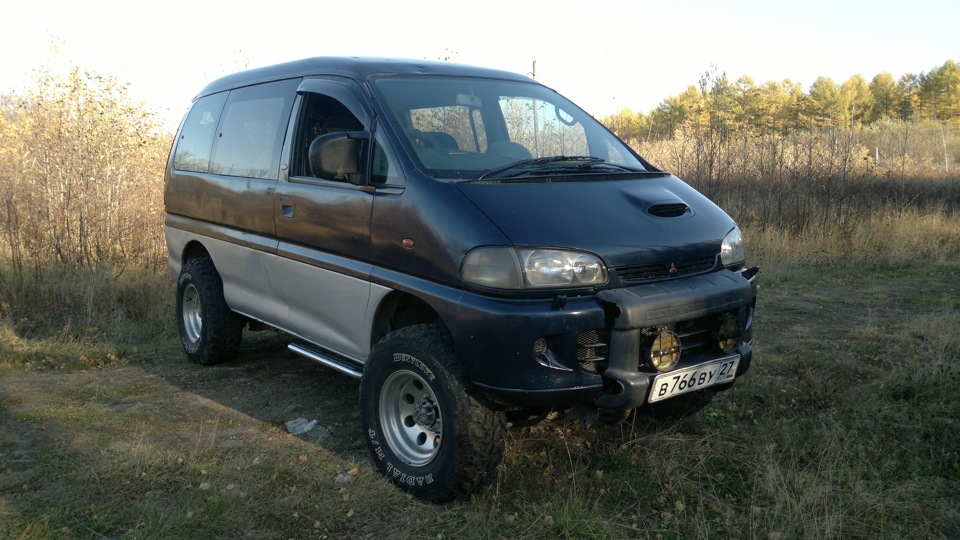 Delica с левым рулем. Мицубиси l400. Мицубиси Делика 1995. Mitsubishi Delica 1995 на BFG. Мицубиси l400 1995.