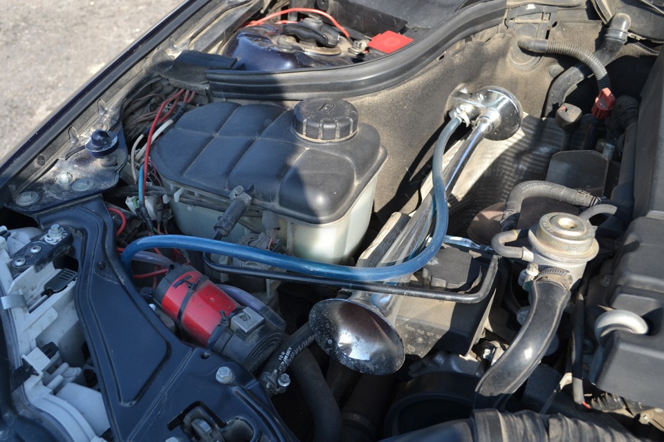 Установка дудок под капот. — Mercedes-Benz C-Class (W203), 1,8 л, 2005 ...