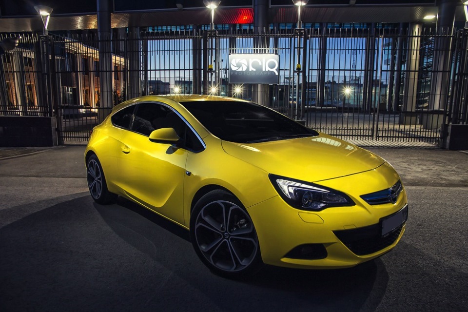 Opel большой. Opel Astra j GTC. Opel Astra GTC желтая. Opel Astra GTC купе. Opel Astra GTC 2023.