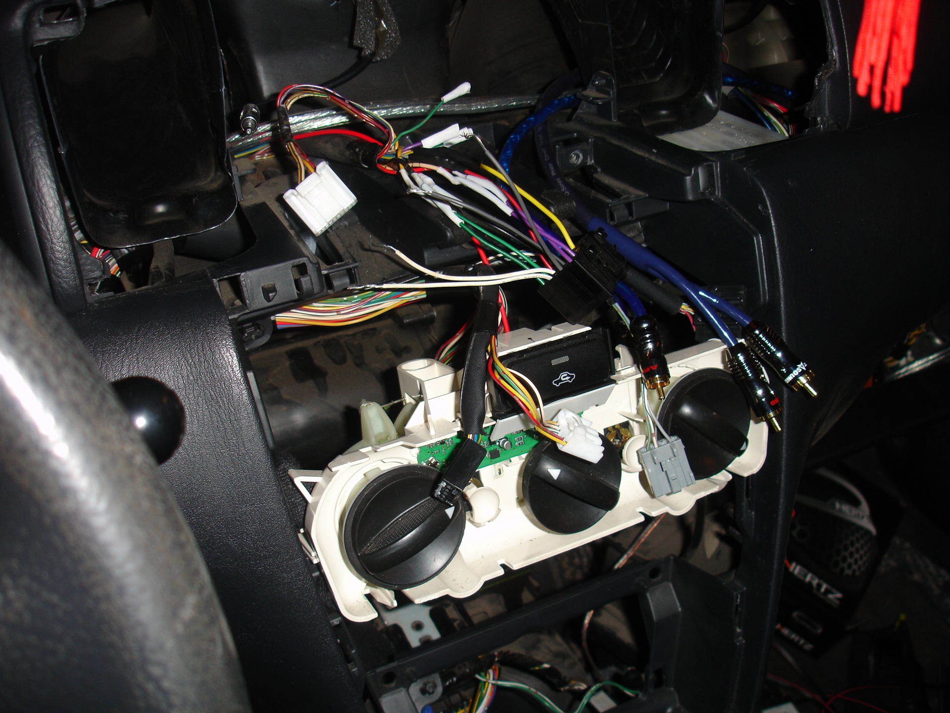 Changing the speaker system in a car - Toyota Corolla 16 liter 2005