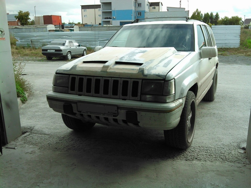 Капот джип чероки. Jeep Grand Cherokee 1996 Tuning. Джип Гранд Чероки ZJ. Jeep Cherokee белый 1993. Jeep Cherokee ZJ 1994.