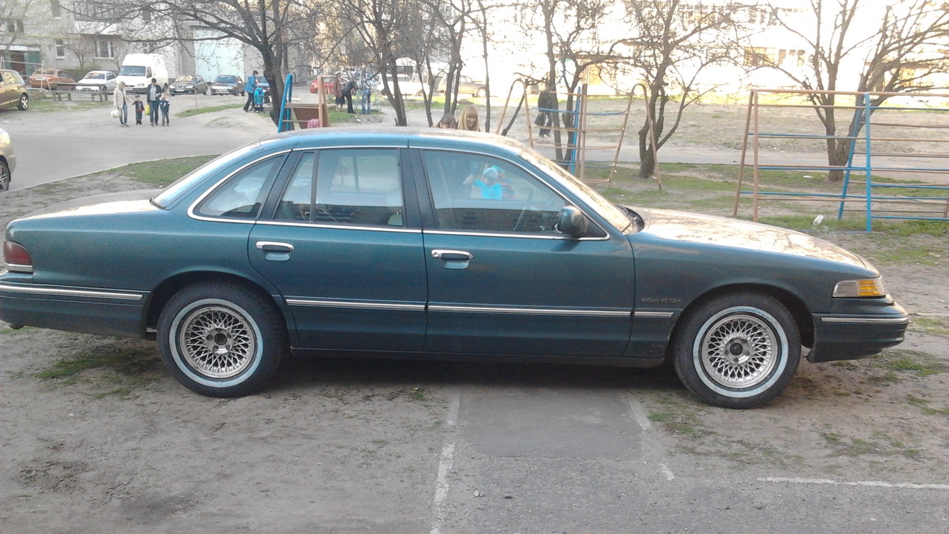 Ford Crown Victoria 4.6 бензиновый 1995 | LX на DRIVE2