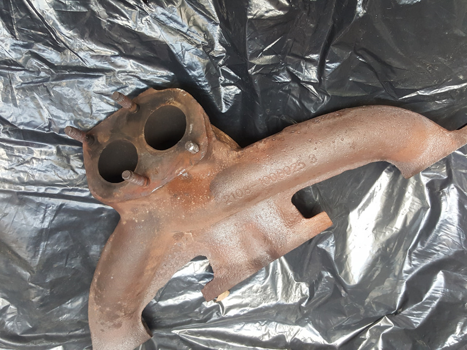 Снимаю обломанную шпильку с вып.коллектора — Lada 2109, 1,5 л, 1988 ...