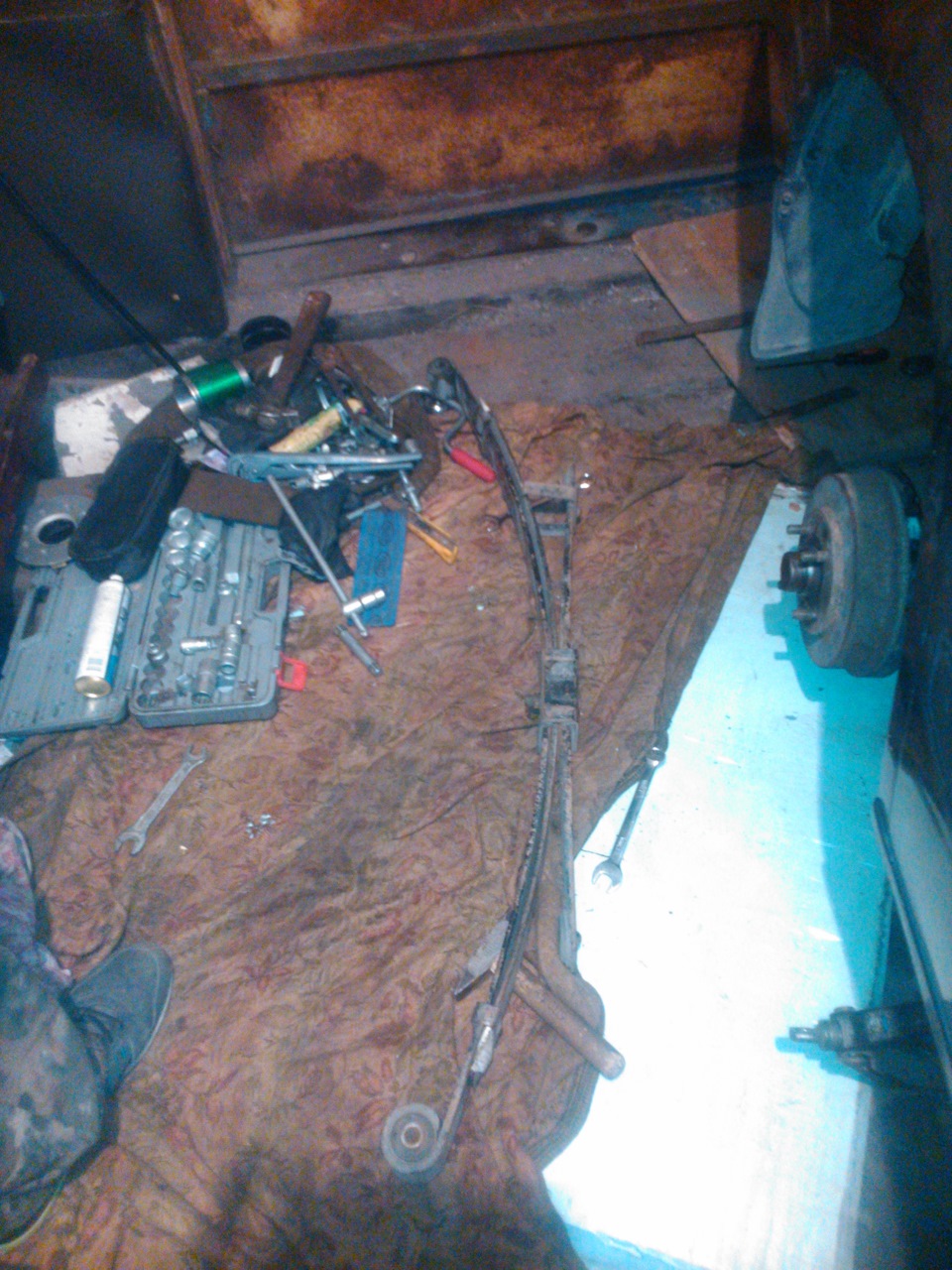 Замена подкоренного листа рессоры! — Toyota Caldina (190), 2 л, 1995 ...