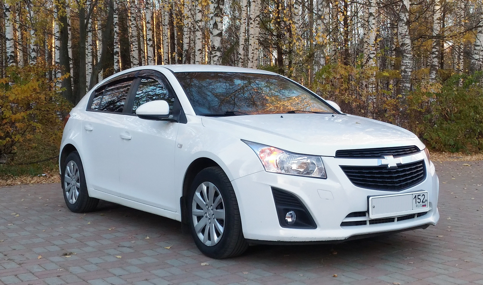 Круз хэтчбек 2013. Chevrolet Cruze 2013 хэтчбек. Шевроле Круз хэтчбек 2013. Шевроле Круз 2013 года хэтчбек. Шевроле Круз хэтчбек белый 2013.