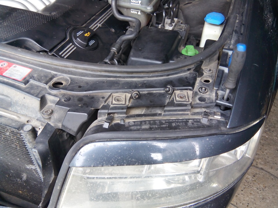 мытье фар и небольшая покраска — Audi A6 (C5), 2,4 л, 2003 года ...