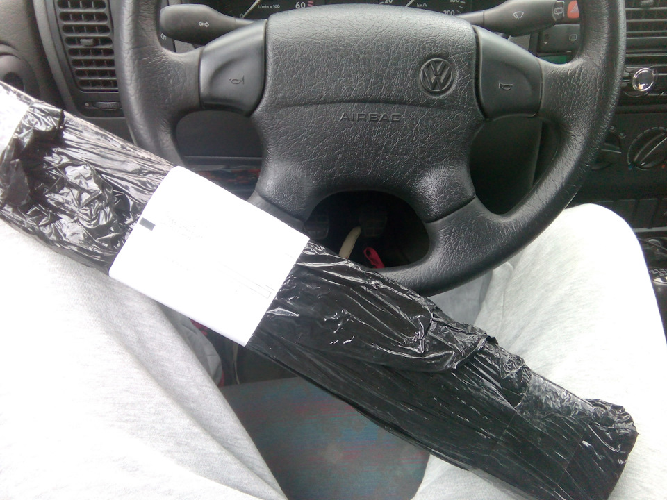 Газовые упоры под капот или НАДОЕЛО — Volkswagen Polo Mk3, 1,4 л, 1999 ...