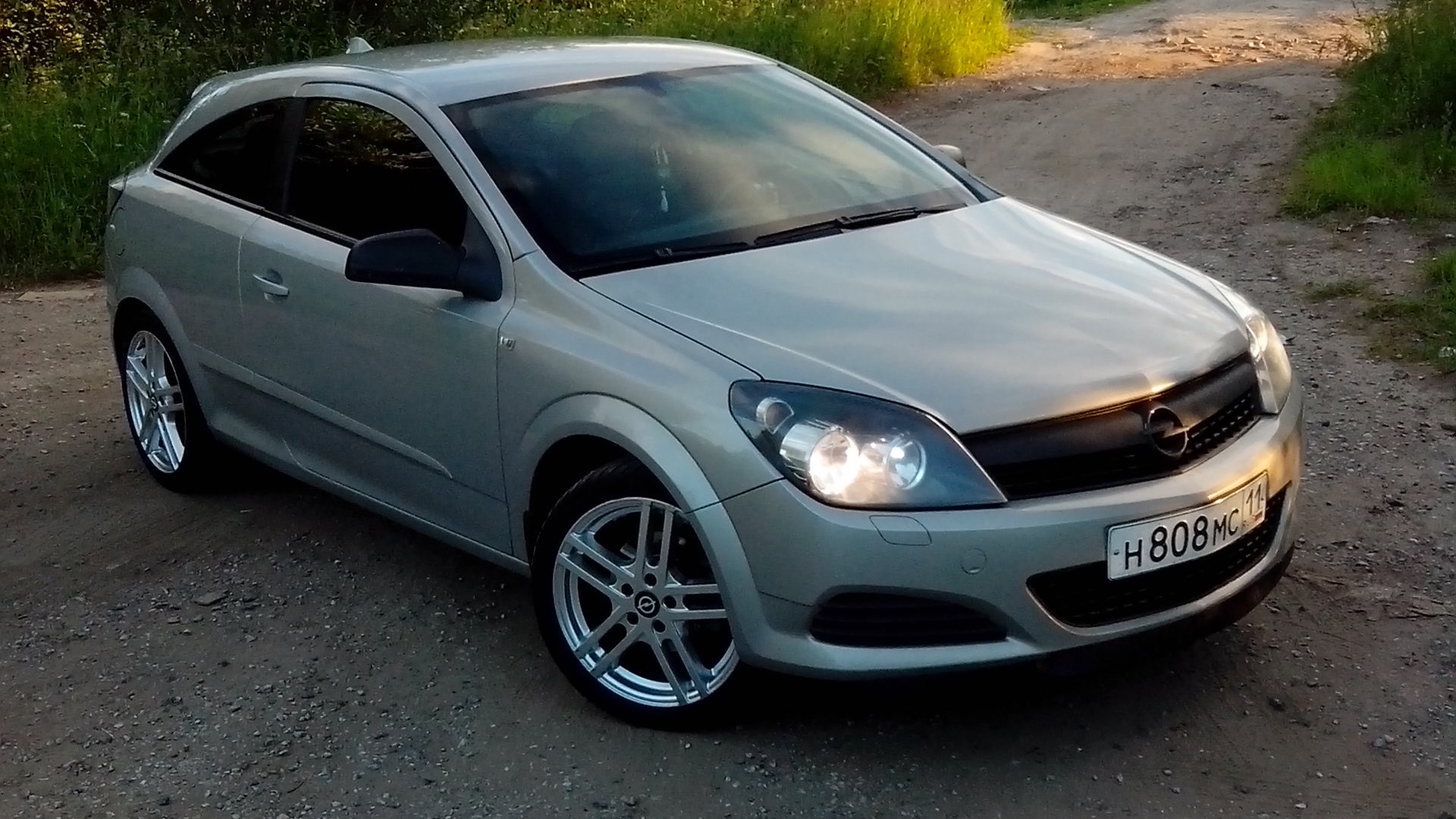 Opel astra h 2008 год