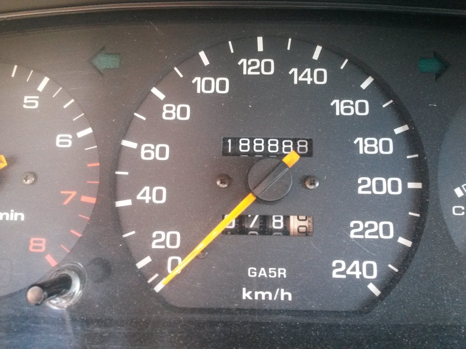 Замена ремней — ГУРа и генератора + регулировка схождения — Mazda 626 ...