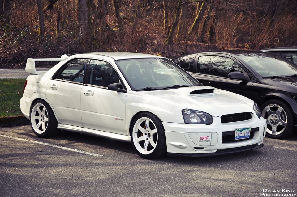 Subaru Impreza белая