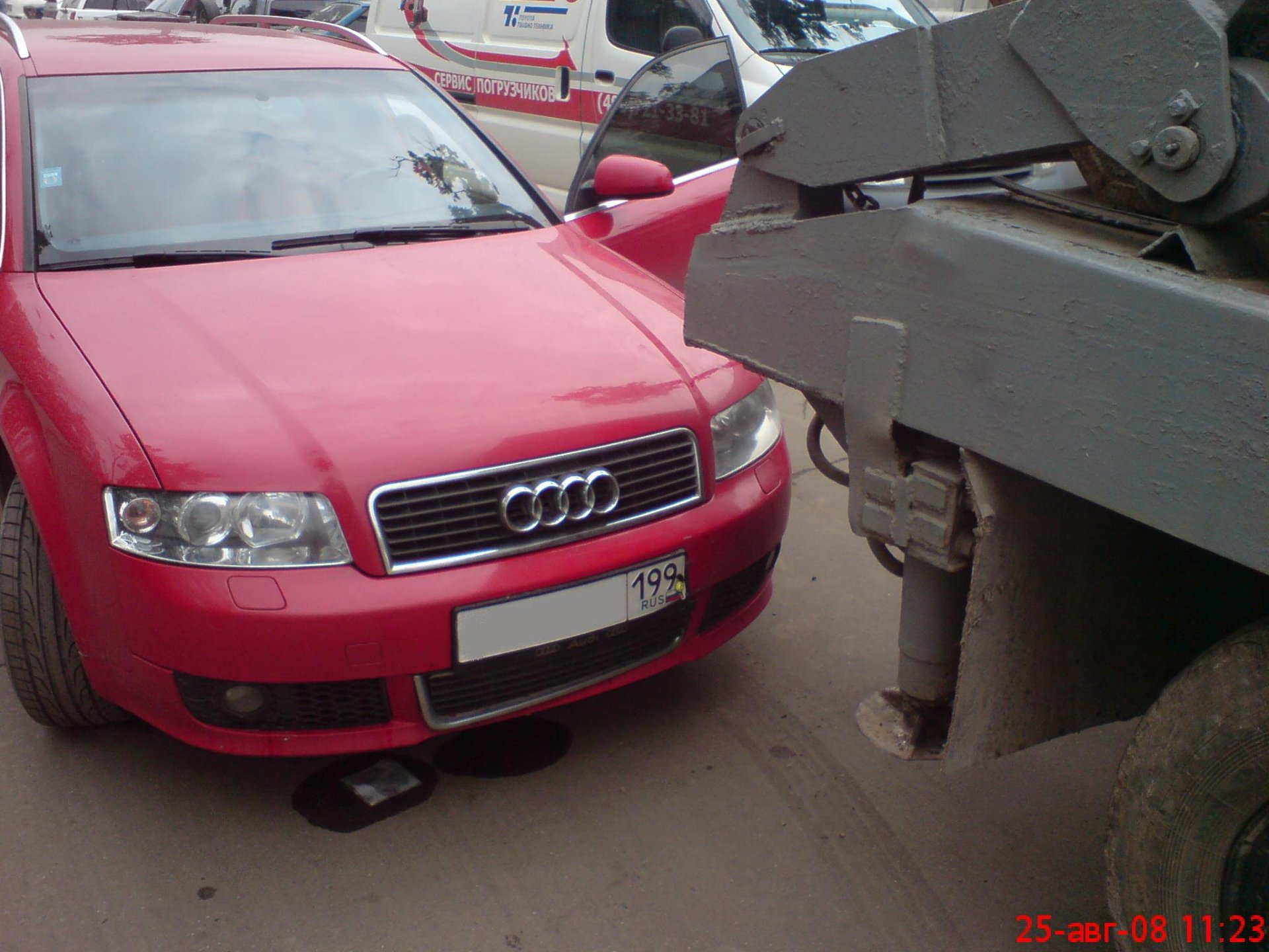 ДТП с мусоровозом — подарок к дню рождения -:) — Audi A4 Avant (B6), 2,4 л,  2004 года | ДТП | DRIVE2