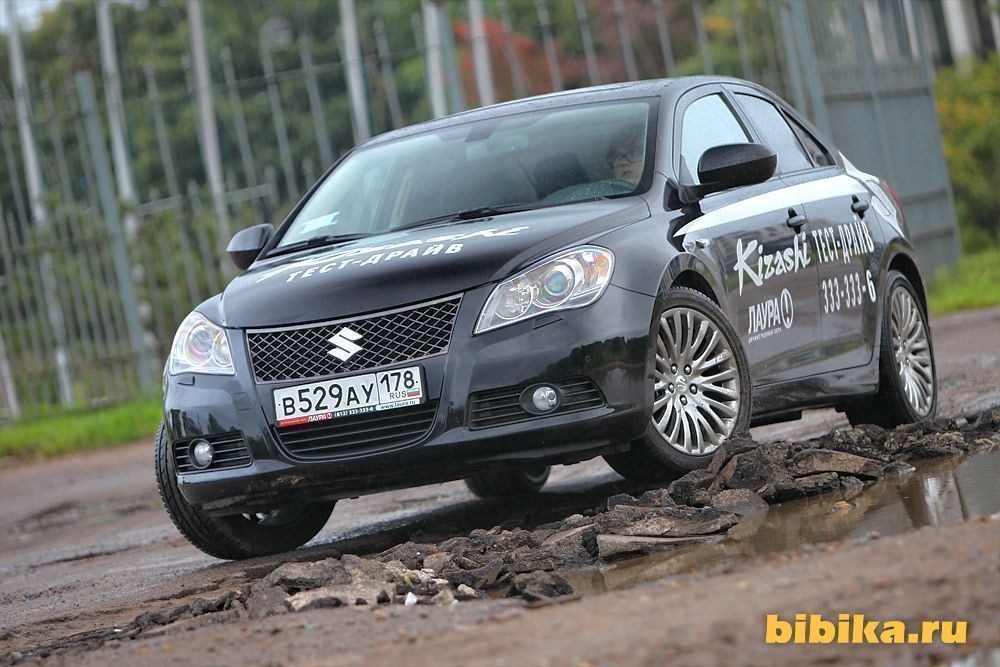 Тест драйвы сузуки. Suzuki Kizashi 2022. Шизуку Кизаши машина. Габаритные Размеры Suzuki Kizashi 2010. Сузуки Кизаши грязная.