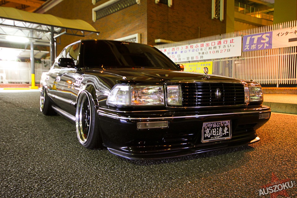 Toyota crown 131 wide body отличие