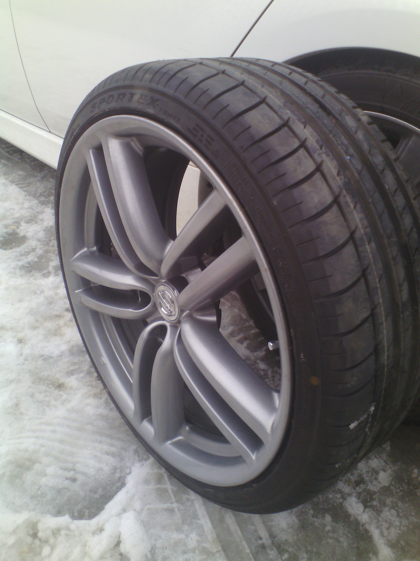 Шины 225 45 r19. Mazda 6 GH резина 225/50 r16. 235/40 R18 8j. 235 45 R19 8.5j. R18 7.5j резина 225/40.