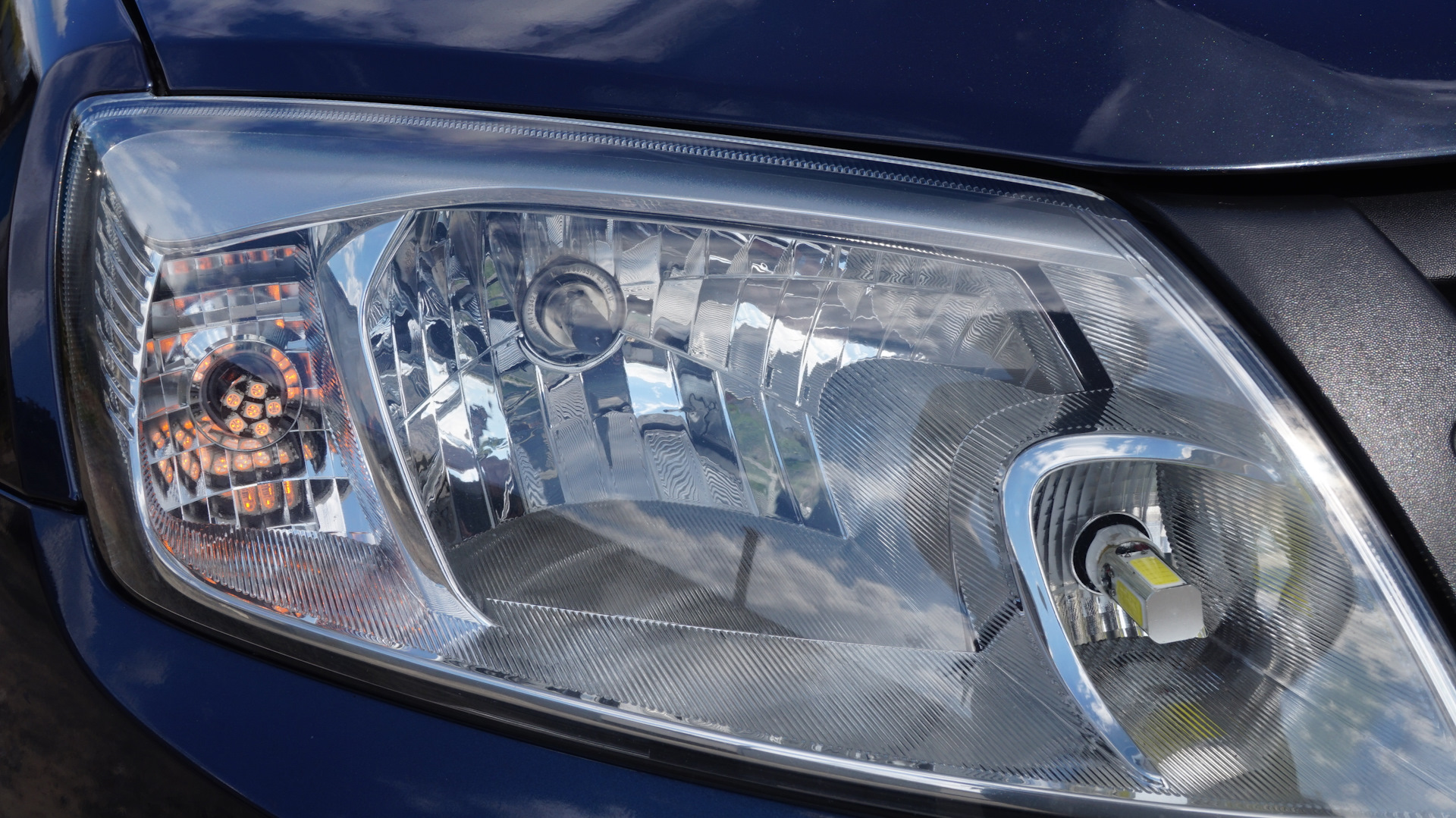 Поворотники на ладе гранте. Повторитель поворота ваз 2108 желтый. Поворотники на ладе гранте. Диодные повторитель крета. Заглушка вместо повторителя поворотов ваз 2108.