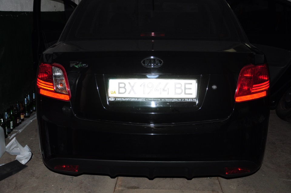 Зад в ярко красный оракал — KIA Rio (2G), 1,4 л, 2011 года | стайлинг ...