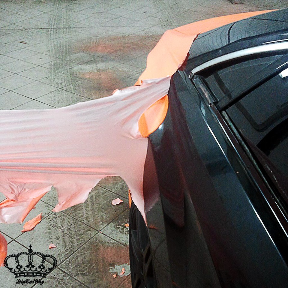 Жидкая резина прозрачная. Жидкая резина на крышу авто. Покраска авто жидкой резиной. Покрасить крышу машины жидкой резиной.