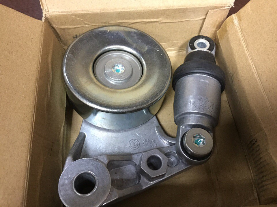 натяжитель ремня навесного. ролик натяжной рено премиум dxi. гидронатяжитель ремня zd30ddti. натяжитель ремня навесного 2. ролик натяжной cummins 3936213/3976831.