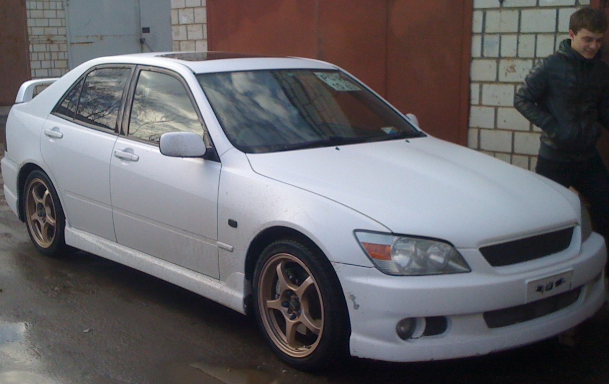 First steps to taxiing - Toyota Altezza 20 liter 1998