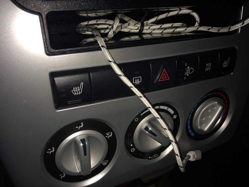 Не горит подсветка ряда кнопок центральной панели — Chrysler PT Cruiser ...