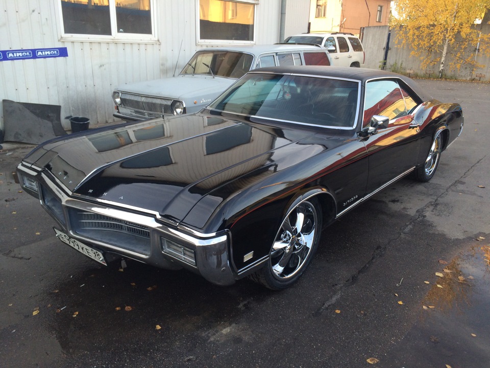 Buick Riviera 69