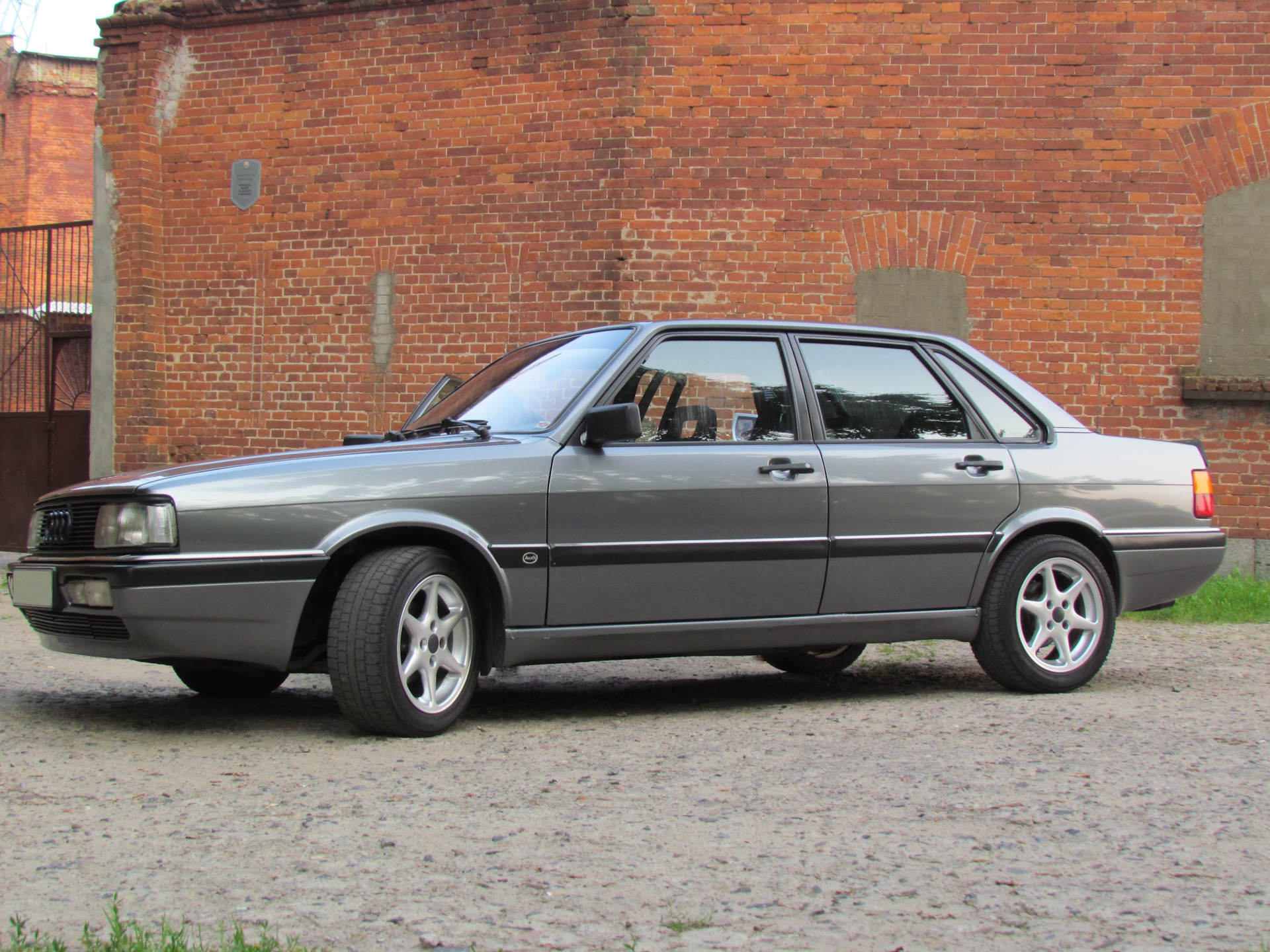 Б 90. Ауди 90 b2. Audi 90 1985.