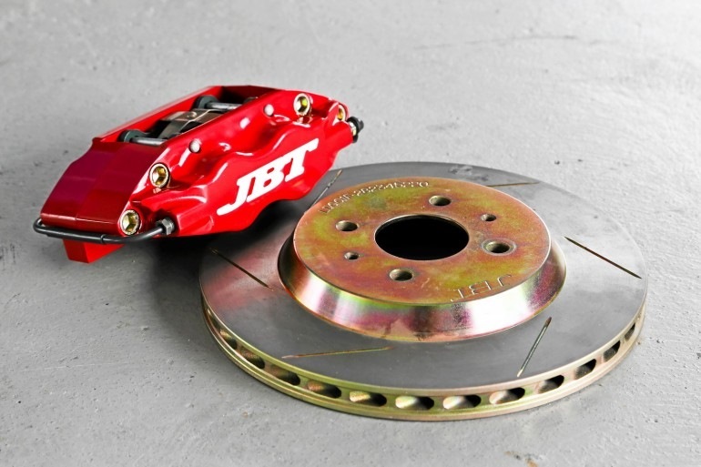 JBT Brakes. 284 мм. Суппорт 4‑поршневой. — Lada 2108, 1,9 л, 2005 года ...