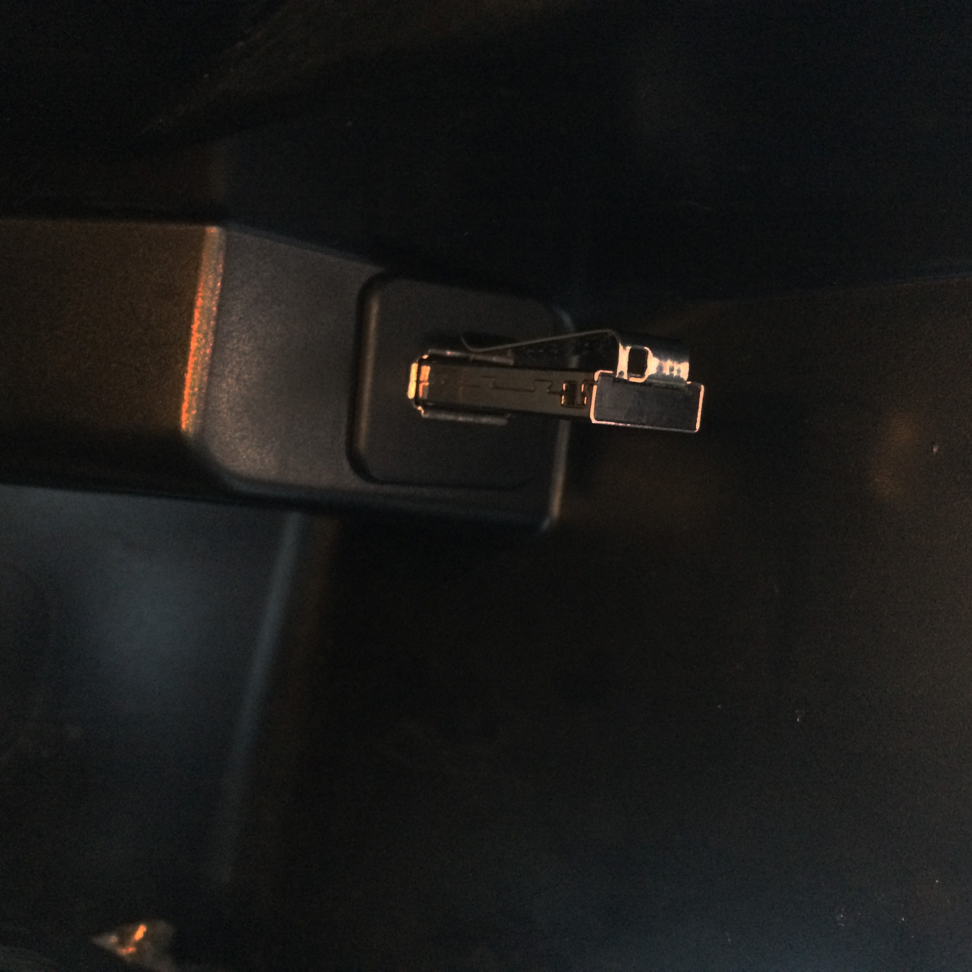 BMW e70 USB В бардачке