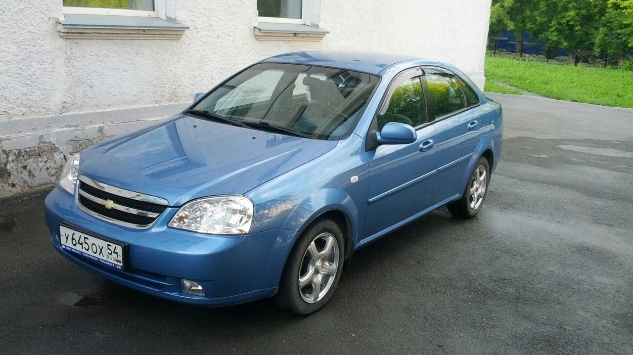 Свет лачетти. Chevrolet Lacetti 2. Дельфин цвет Шевроле Лачетти. Лачетти 1.8 автомат Делфин ЦСВЕТ 2012. Лачетти Дельфин свет.