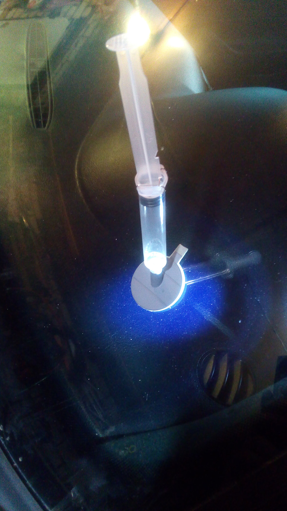 Ремонт лобового стекла от сколов — Volkswagen Bora (1G), 2,3 л, 2000 ...