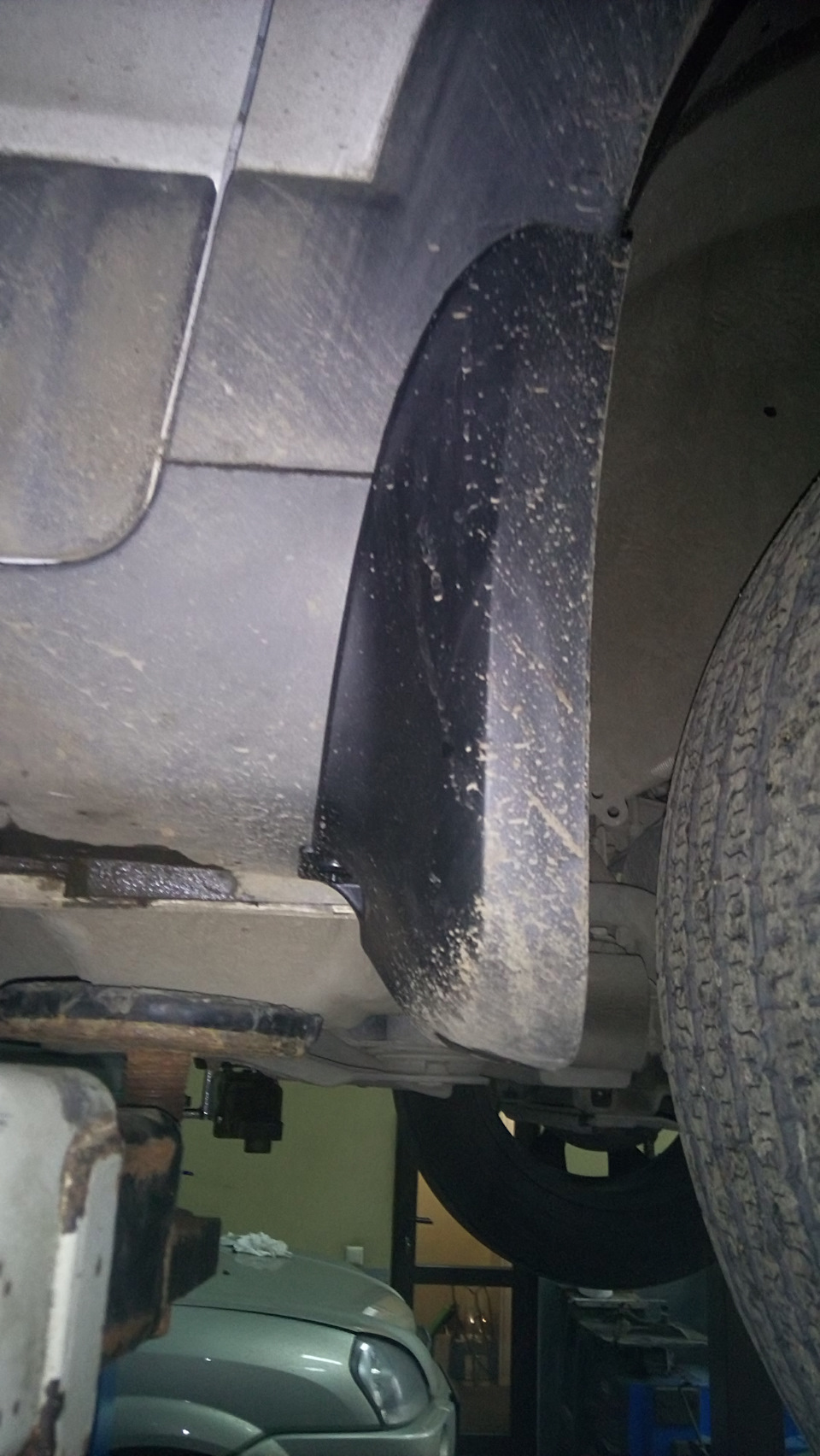 Оригинальные брызговики — Chevrolet Captiva (1G), 2,4 л, 2013 года ...