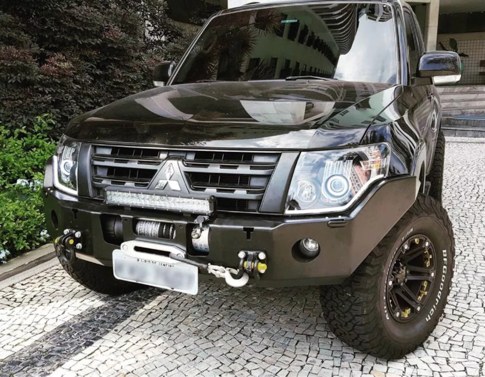 Mitsubishi Pajero IV 4x4