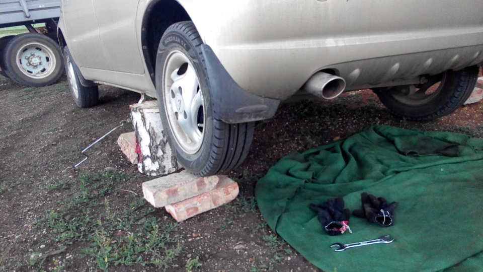 Установка задних амортизаторов Каяба — Daewoo Matiz (M100, M150), 0,8 л ...