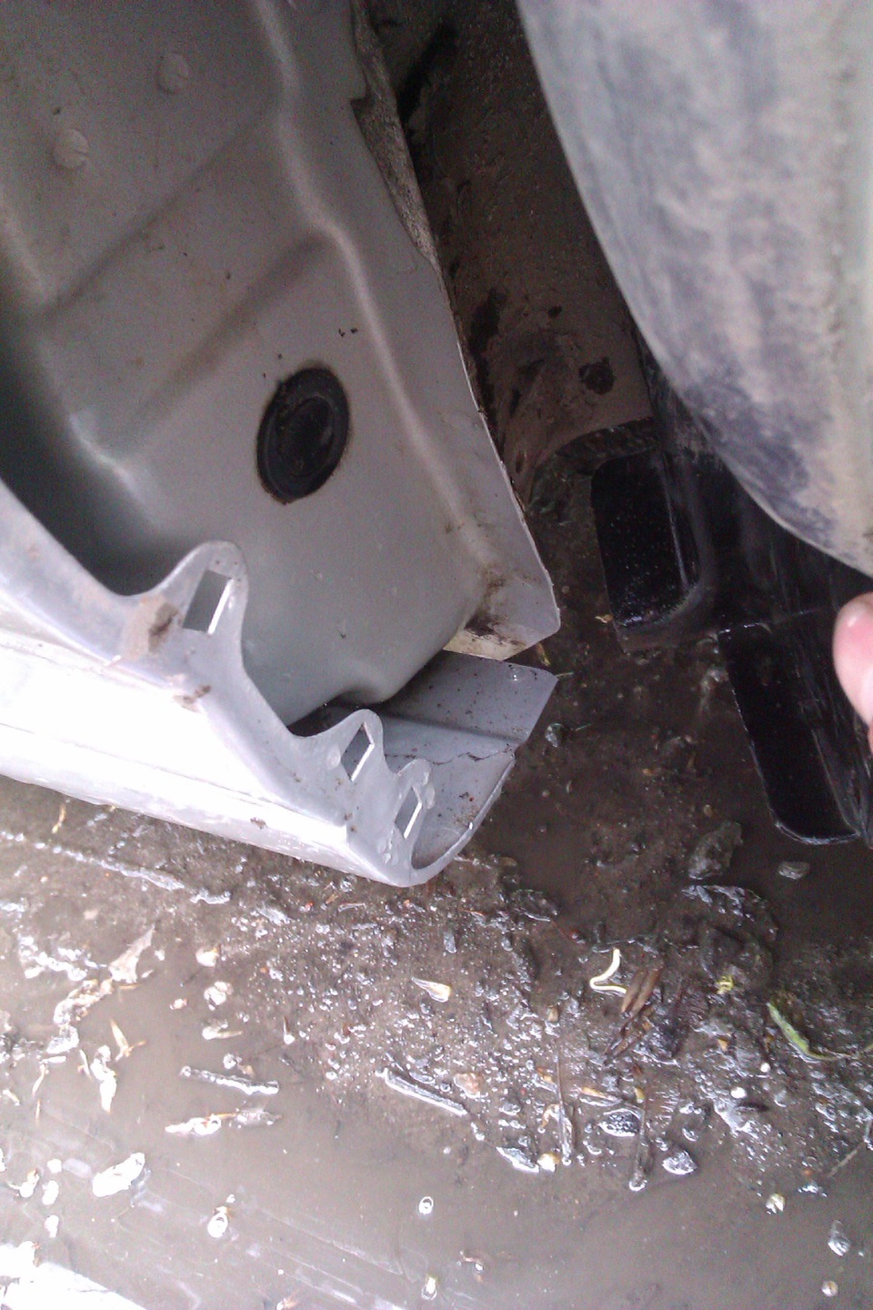 Подкрылки часть 2 — Hyundai Elantra (3G), 1,6 л, 2005 года | своими ...