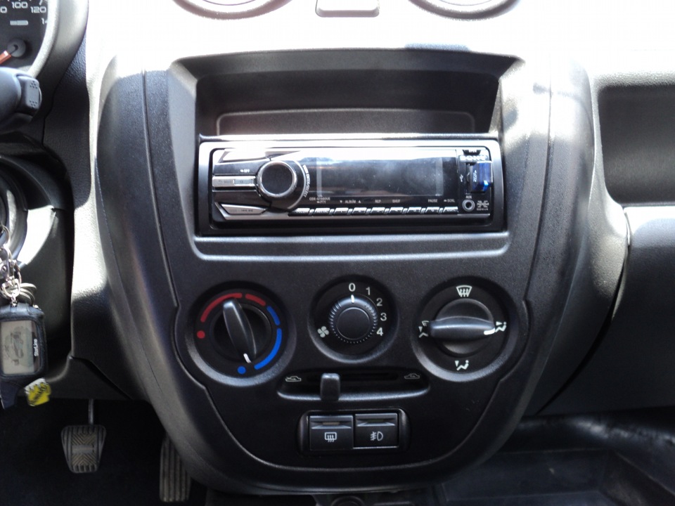 Поставил туманки — Lada Гранта (1G), 1,6 л, 2012 года | аксессуары | DRIVE2