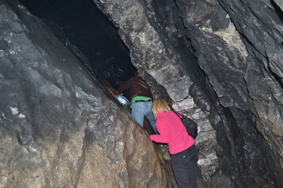 проход во второй грот — УАЗ Patriot