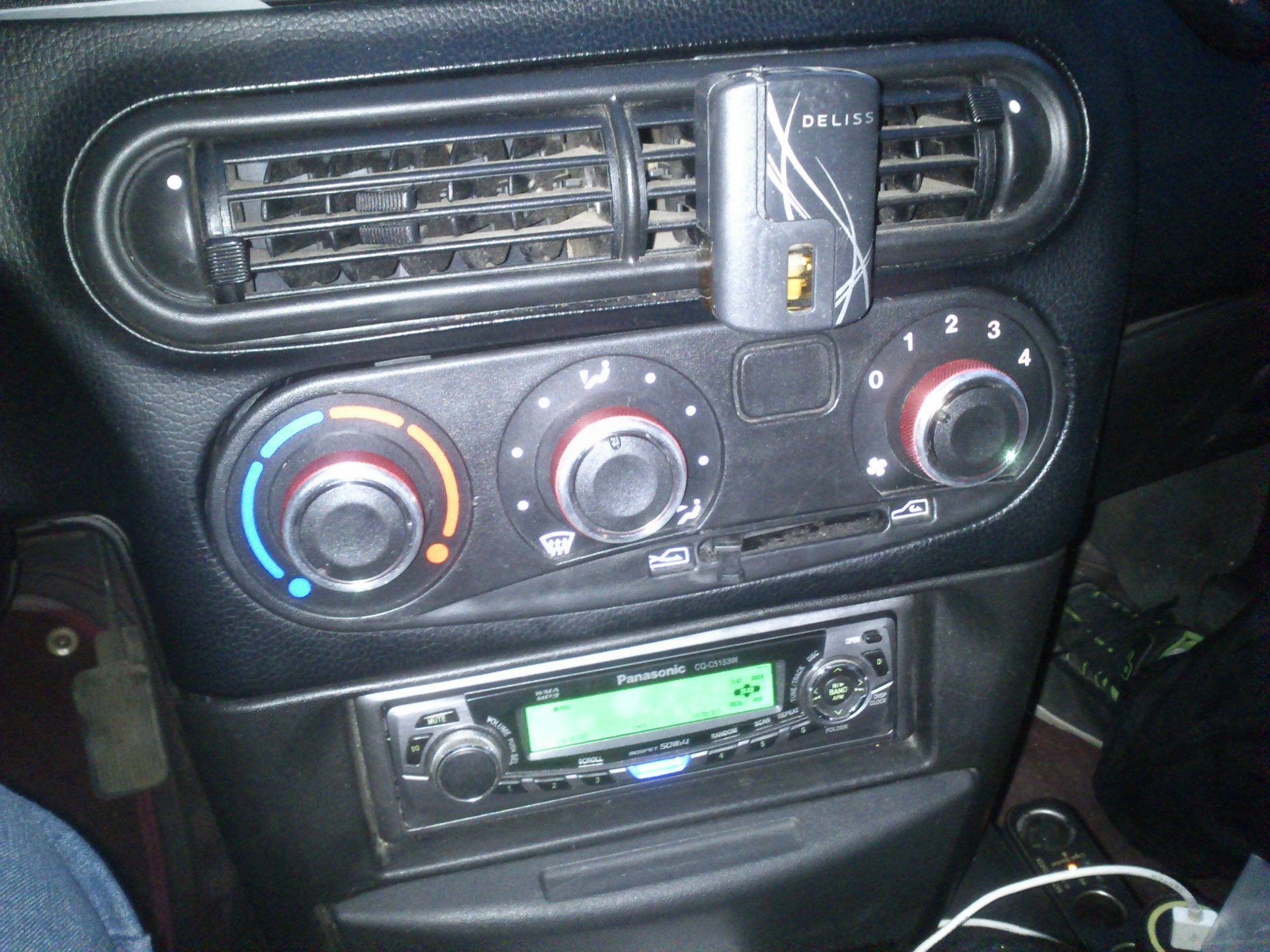 Крутилки на ниве тревал. Крутилки печки нива урбан. Крутилка на ниву. Блок управления печки шевроле нива 2008 года. Подсветка печки нива шевроле.