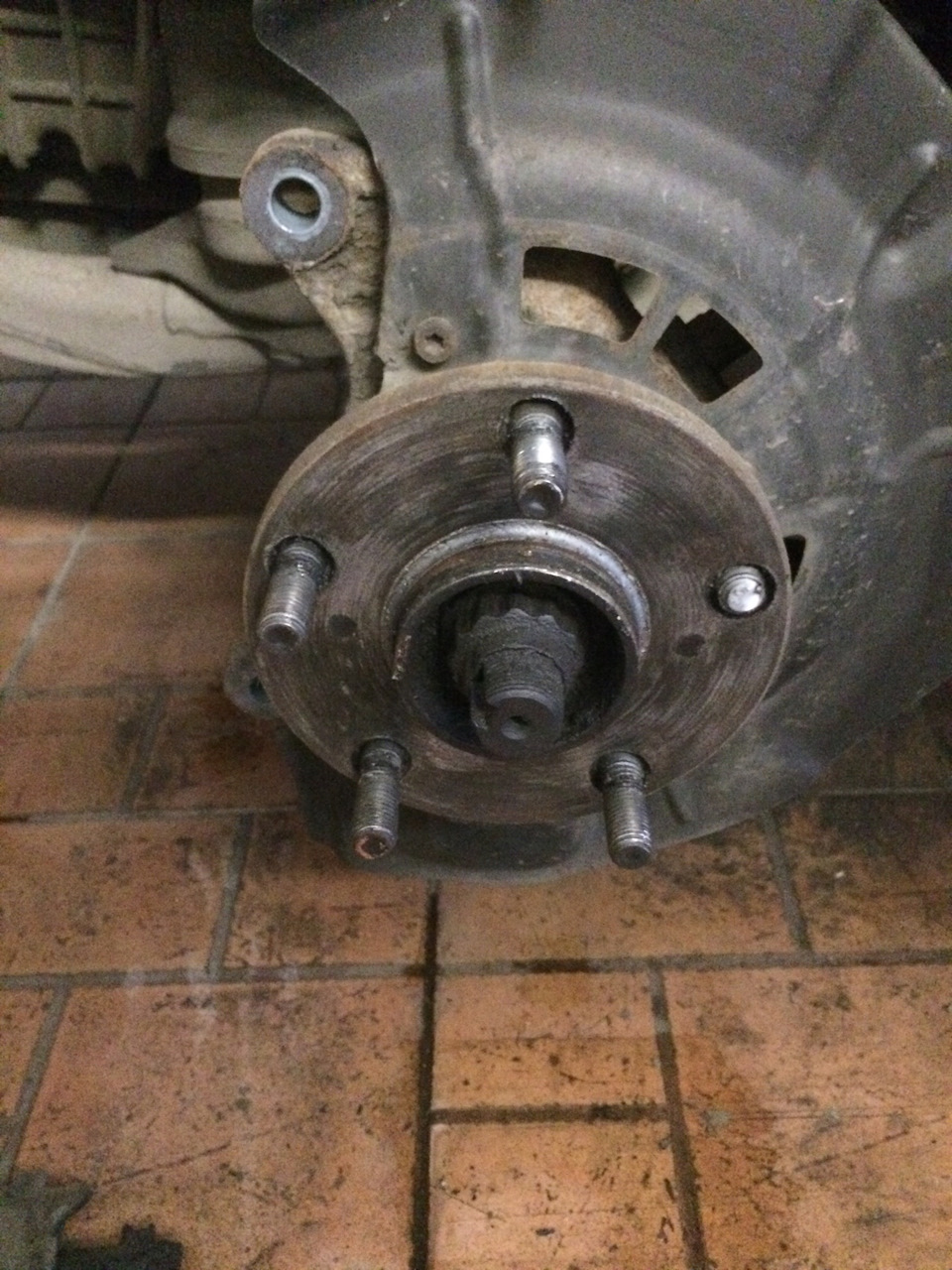 Сил много… замена шпилек на ступице! — Lexus ES (XV40), 3,5 л, 2011 ...